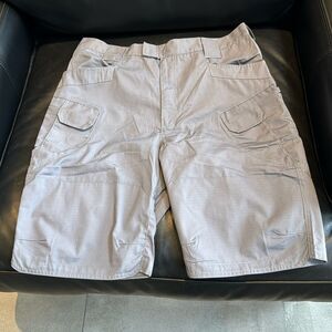 NWOT Tactical pants SHORTS sz 36